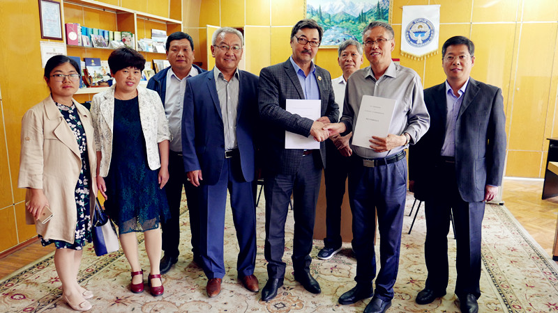 代表团与吉尔吉斯斯坦畜牧业研究院达成合作协议 m88明昇